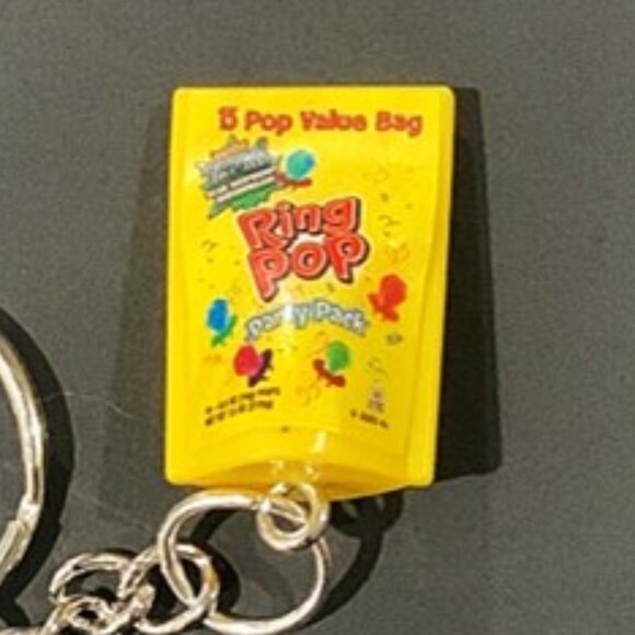 Ring Pop Pack Keychain – Sweet Style On-the-Go - Picture 4 of 8